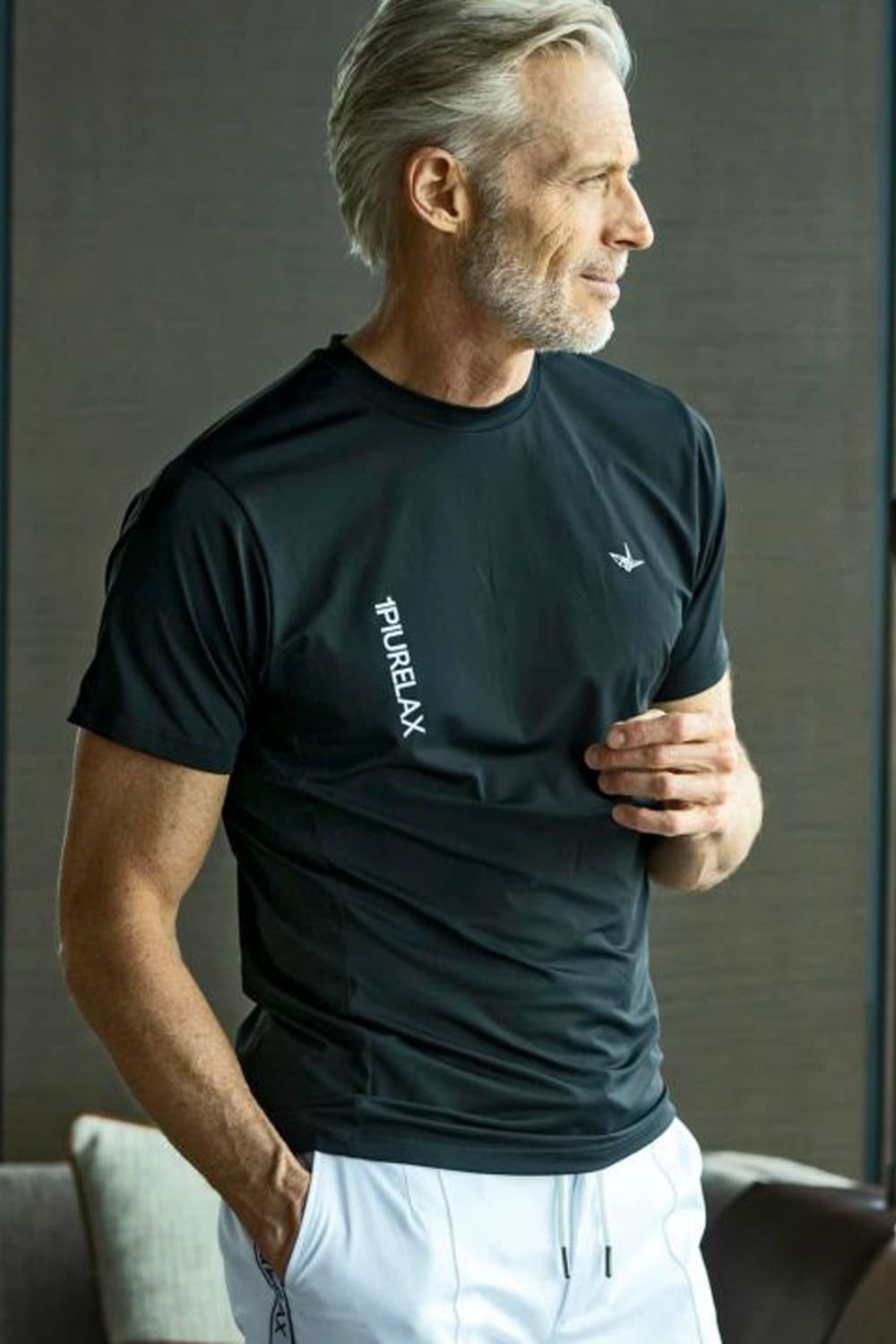 RUNNING LOGO T-SHIRTS / 縦ロゴ 半袖 コンプレッション インナー ブラック (2月下旬頃入荷予定)