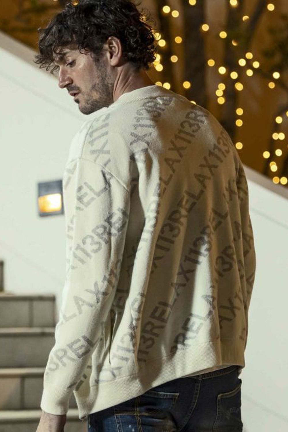 DIAGONAL LOGO CARDIGAN / 総柄ロゴ ニットカーディガン ホワイト