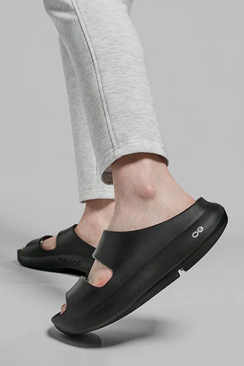 【国内正規品】 OOyea / ウーヤー リカバリー厚底シャワーサンダル ブラック
