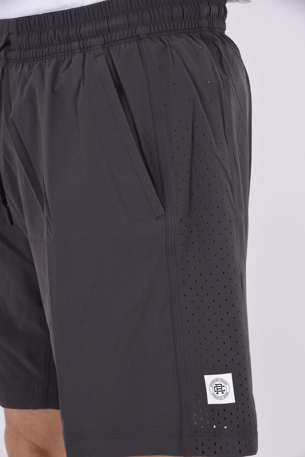 【国内正規品】 4-WAY STRETCH NYLON TRAINING SHORT 7" / 4WAYストレッチナイロン トレーニングショーツ カーボン