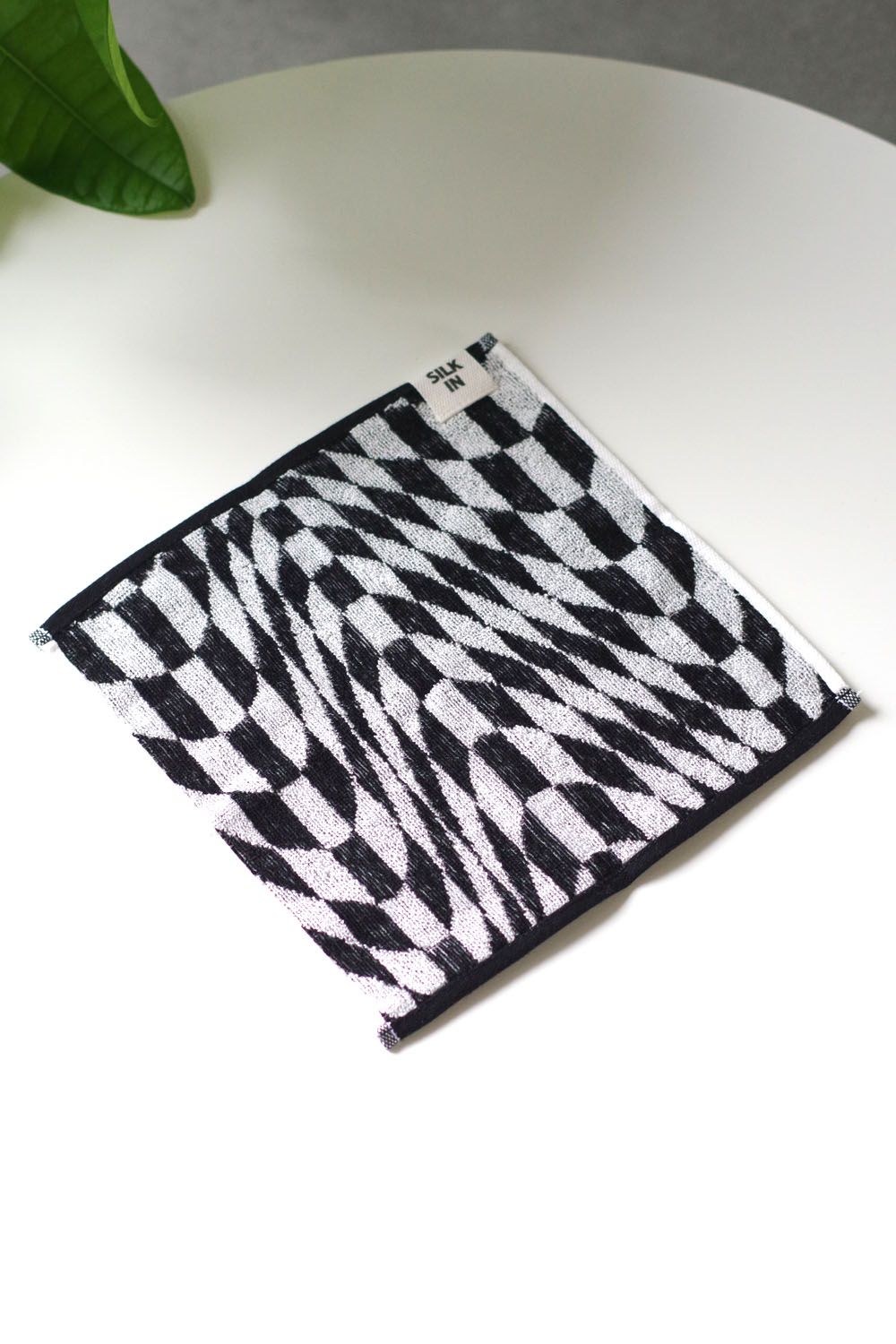 Check Hand Towel / シルク混 チェック ハンドタオル (ブラック)