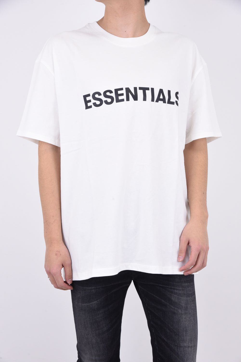 ESSENTIALS FRONT LOGO T-Shirt / フロント ロゴ 半袖 Tシャツ