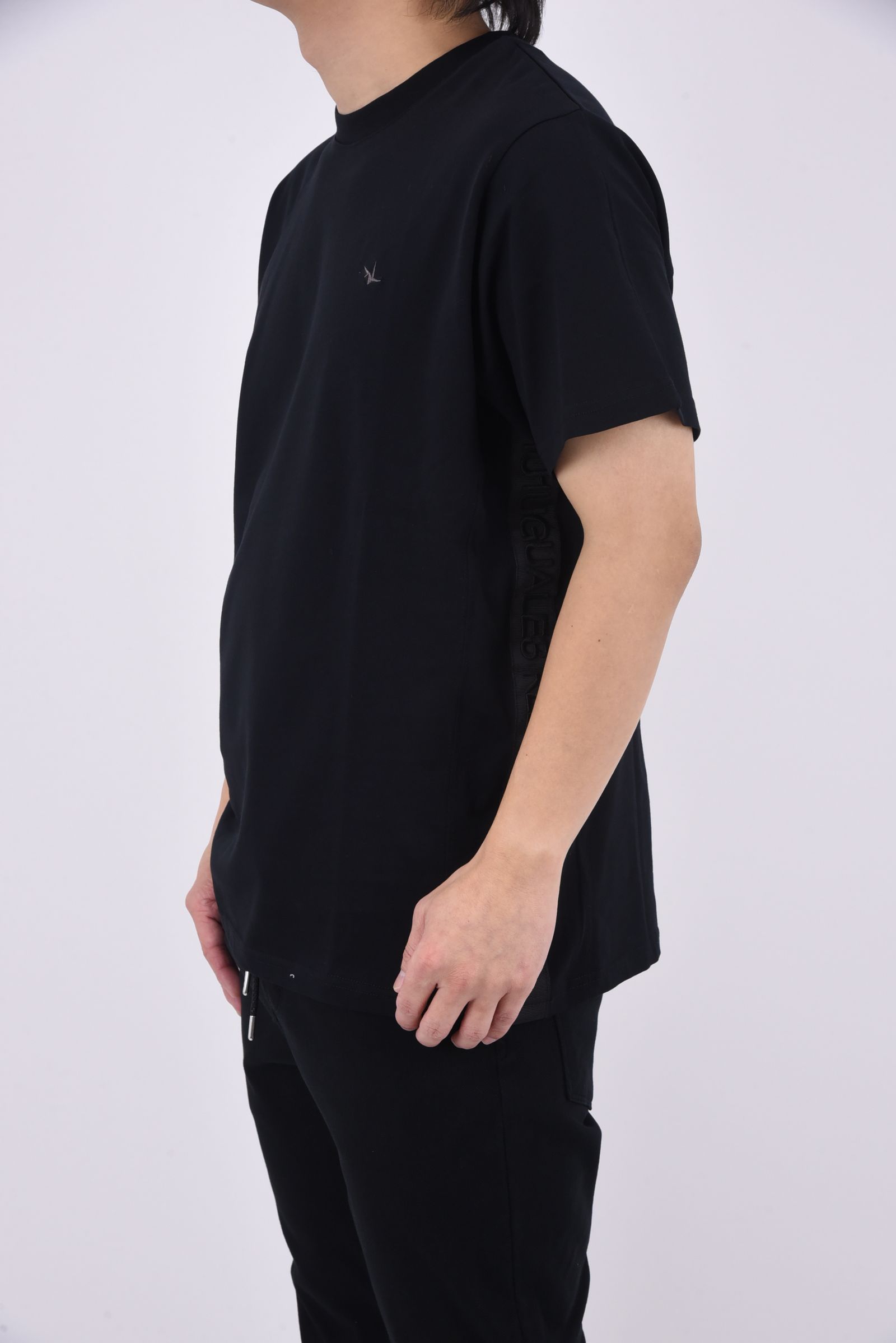 TAPE LOGO T-SHIRT / テープロゴ ショートスリーブ (ブラック)