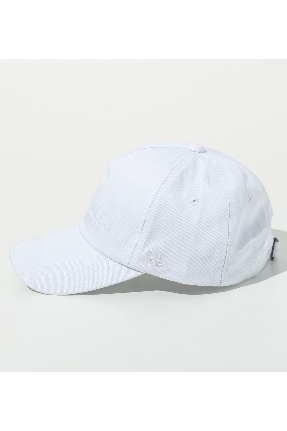 EMBOSSED LOGO CAP / エンボスロゴ ベースボールキャップ (ホワイト) (12月中旬入荷予定)