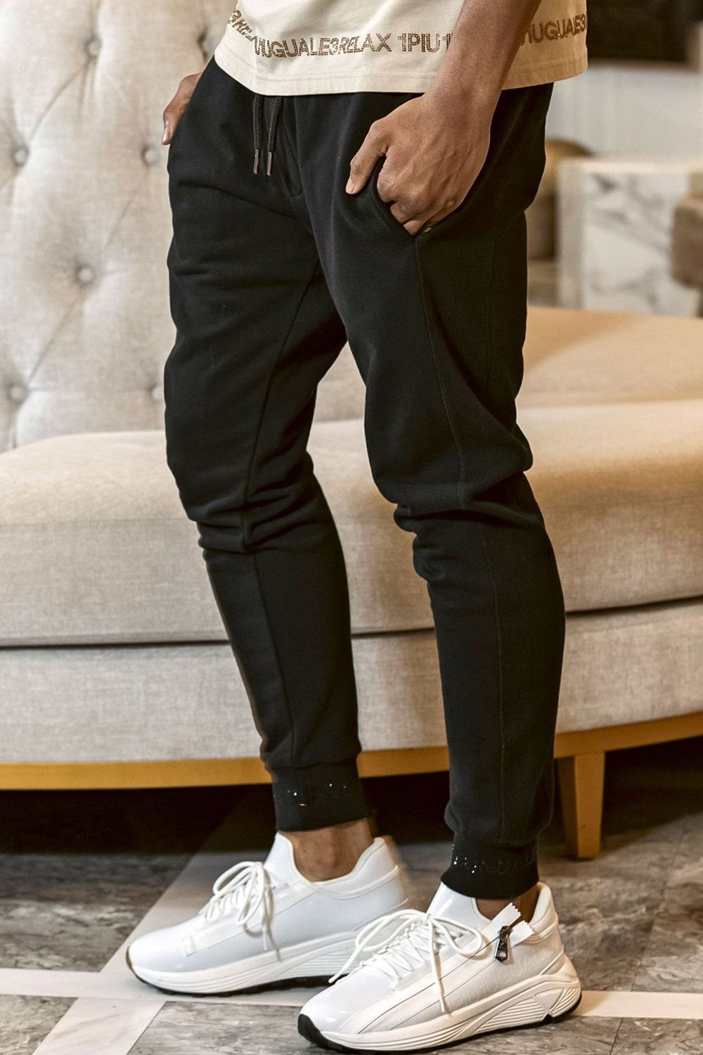 JOGGER PANTS WITH RHINESTONE CUFFS / ラインストーンヘムスウェットジョガーパンツ (ブラック)
