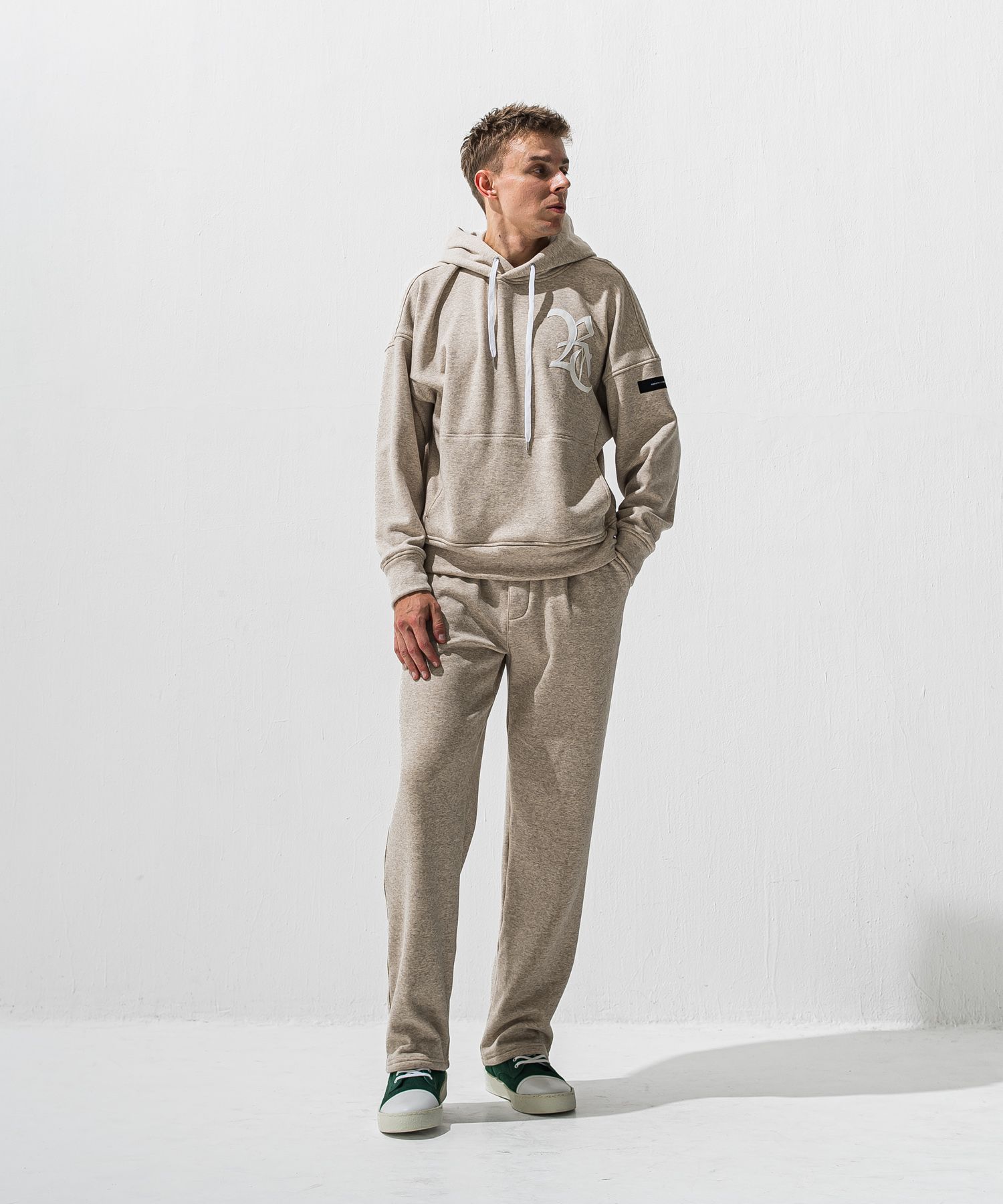 RC VELOURS FLEECE HOODIE / RCレザーワッペン 裏起毛ルーズフーディー (ブラウン) (11月上旬入荷予定) ※オーダー締切:9月7日(月)17時