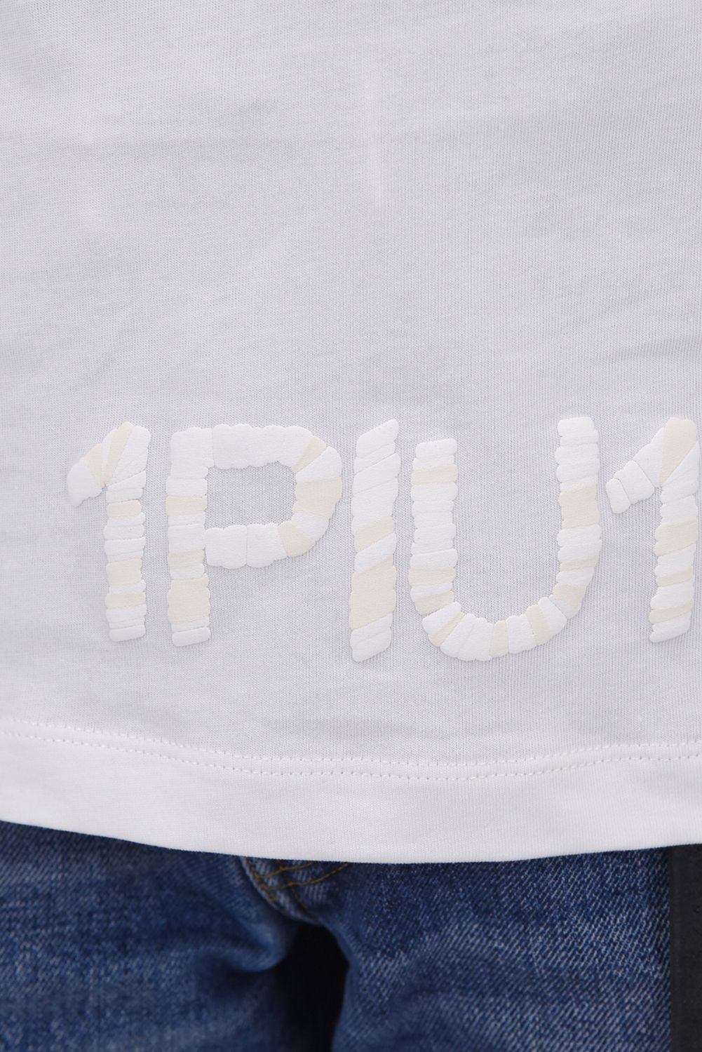 【26SS】 HAND-EMBROIDERED LOGO LONG T-SHIRT / ブランドロゴ 刺繍風プリント ロングスリーブTシャツ (ホワイト)