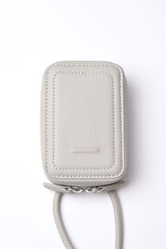 STRAPPED-ACCESSORY-MICROBAG / ストラップ付き MagSafe対応 ショルダーマイクロバッグ (ホワイトベージュ)