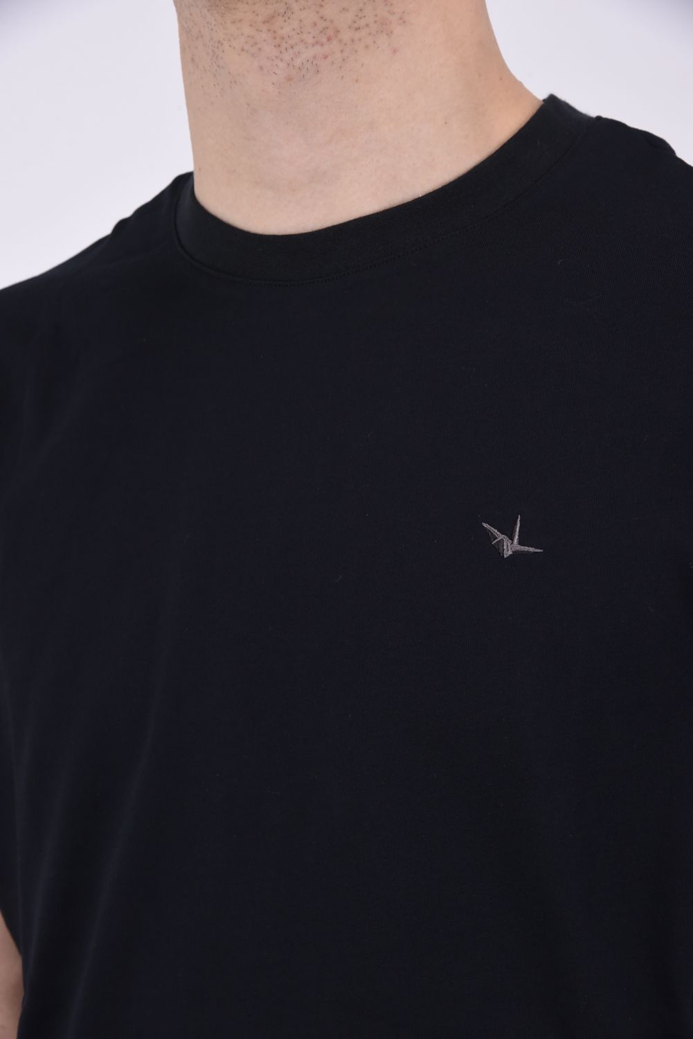 SIDE RHINESTONE T-SHIRT / サイドラインストーンロゴ クルーネックTシャツ ブラック