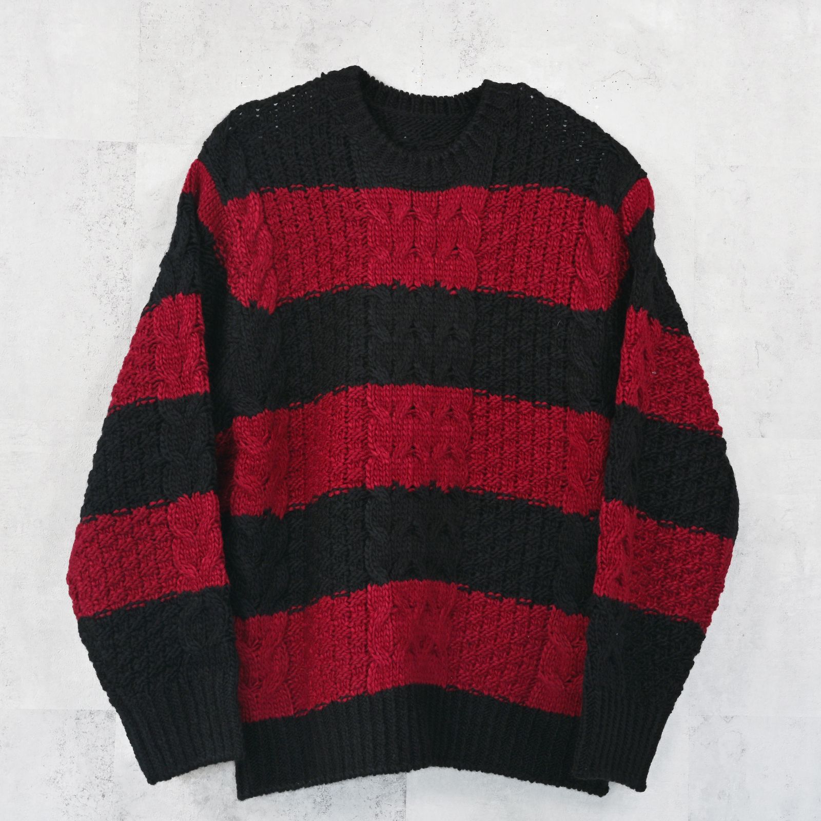 CABLE LAW SWEATER / ケーブル編み ローゲージセーター (ブラック/レッド) (10月下旬入荷予定) ※オーダー締切:9月7日(月)17時