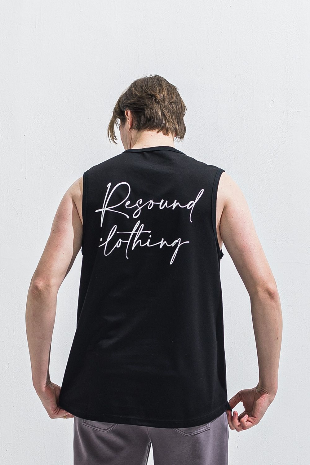 OVER NO SLEEVE / カリグラフィーロゴ オーバーサイズ ノースリーブ （ブラック） (6月上旬入荷予定) ※オーダー締切:2月15日(日)18時