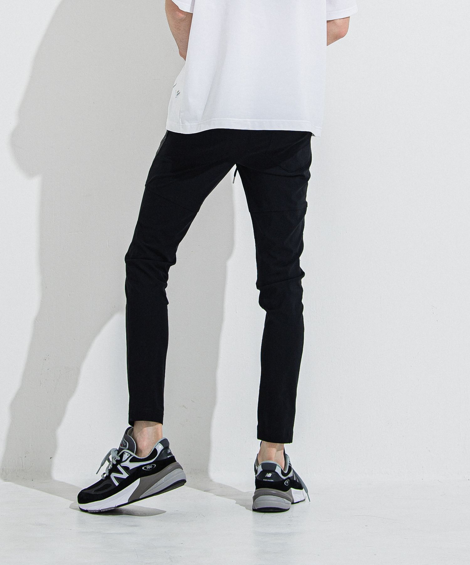 TYLER NYLON PANTS / ストレッチナイロン サイドライン タイトテーパード イージーパンツ (ブラック) (5月中旬頃入荷予定) ※オーダー締切:2月15日(日)18時