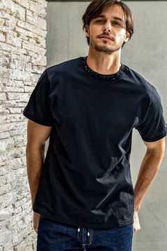 【25AW】 RHINESTONE COLLAR T-SHIRT / ラインストーンネックロゴ Tシャツ (ブラック)