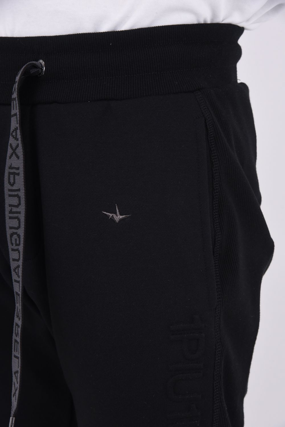 【26SS】 EMBOSSED LOGO JOGGER PANTS / エンボスロゴ ジョガーパンツ (ブラック)