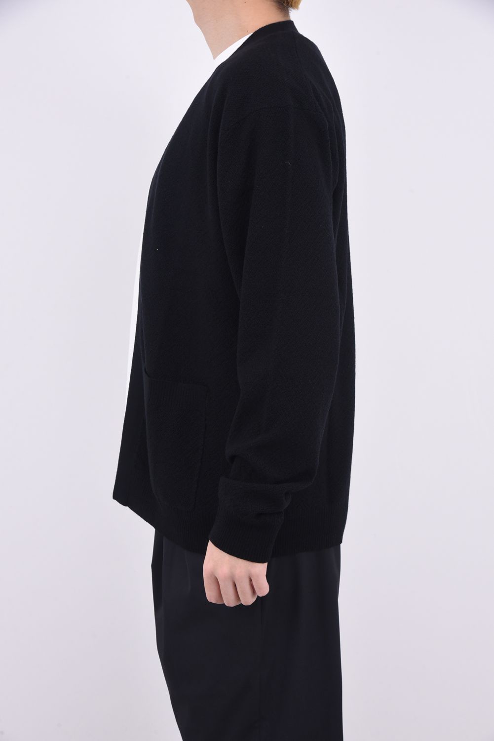 YURUFUWA CARDIGAN / メリノウール バックロゴ カーディガン ブラック