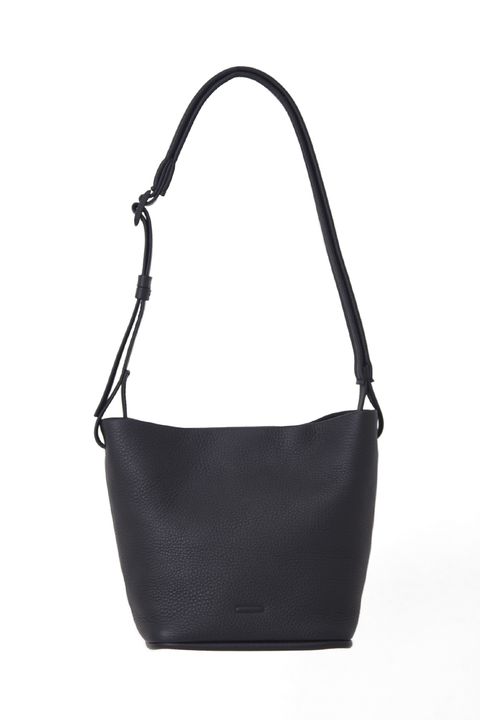 ESSENTIAL DAILY HOBO SMALL / シュリンクレザー ショルダートートバッグ (ブラック)