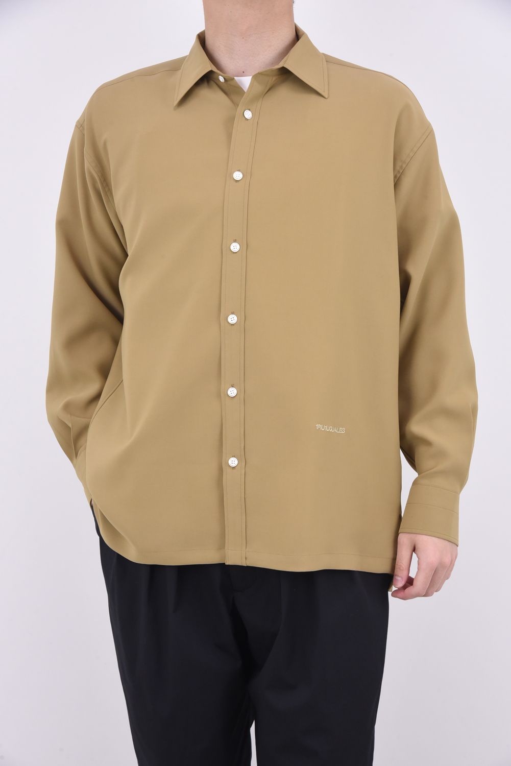 【ファッション通販】の商品をすべて 1PIU1UGUALE3 - L/S BIG SHIRTS / ツイル ロゴプリント オーバー トップス