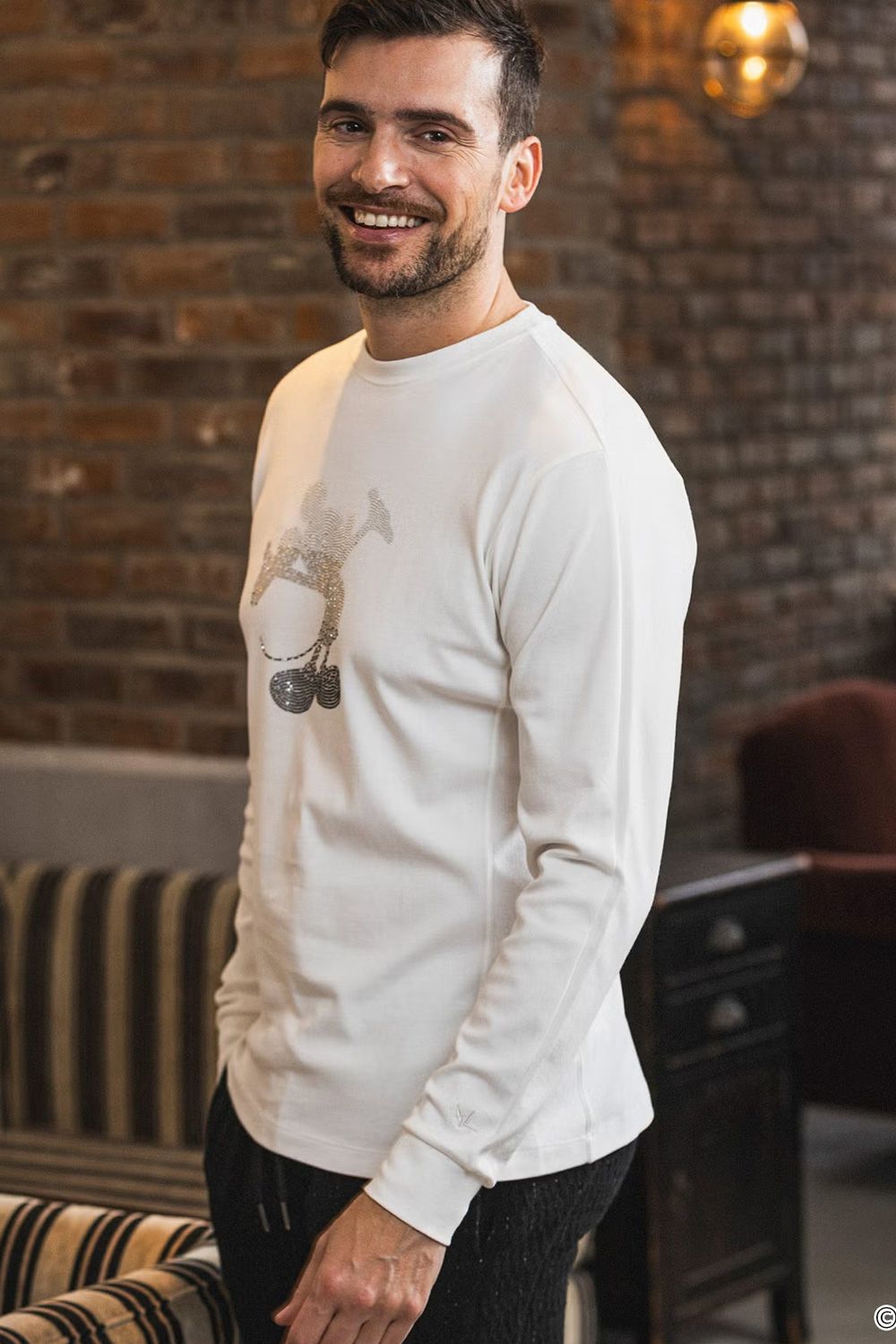 【26AW】 MICKEY SILHOUETTE GRADATION LINESTONE L/S / ミッキーシルエット グラデーション ラインストーン ロングスリーブTシャツ (ホワイト)