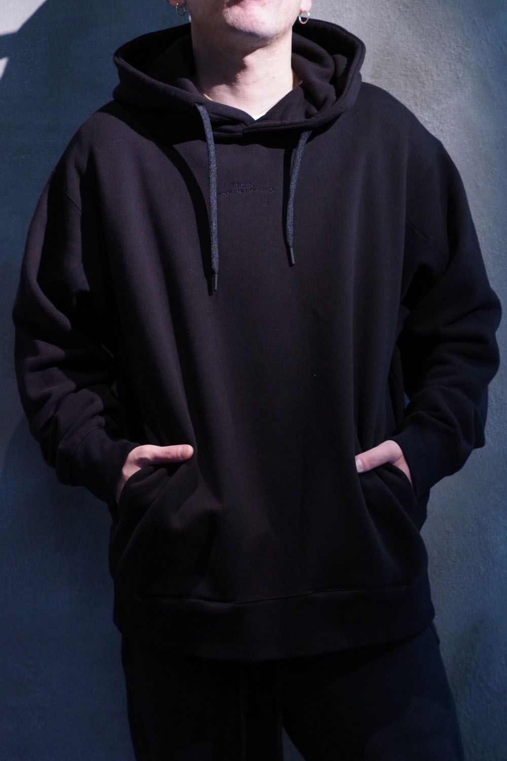 LOGO EMBROIDARY PARKA / ワンポイントロゴ 刺繍  裏毛 プルオーバーパーカー ブラック