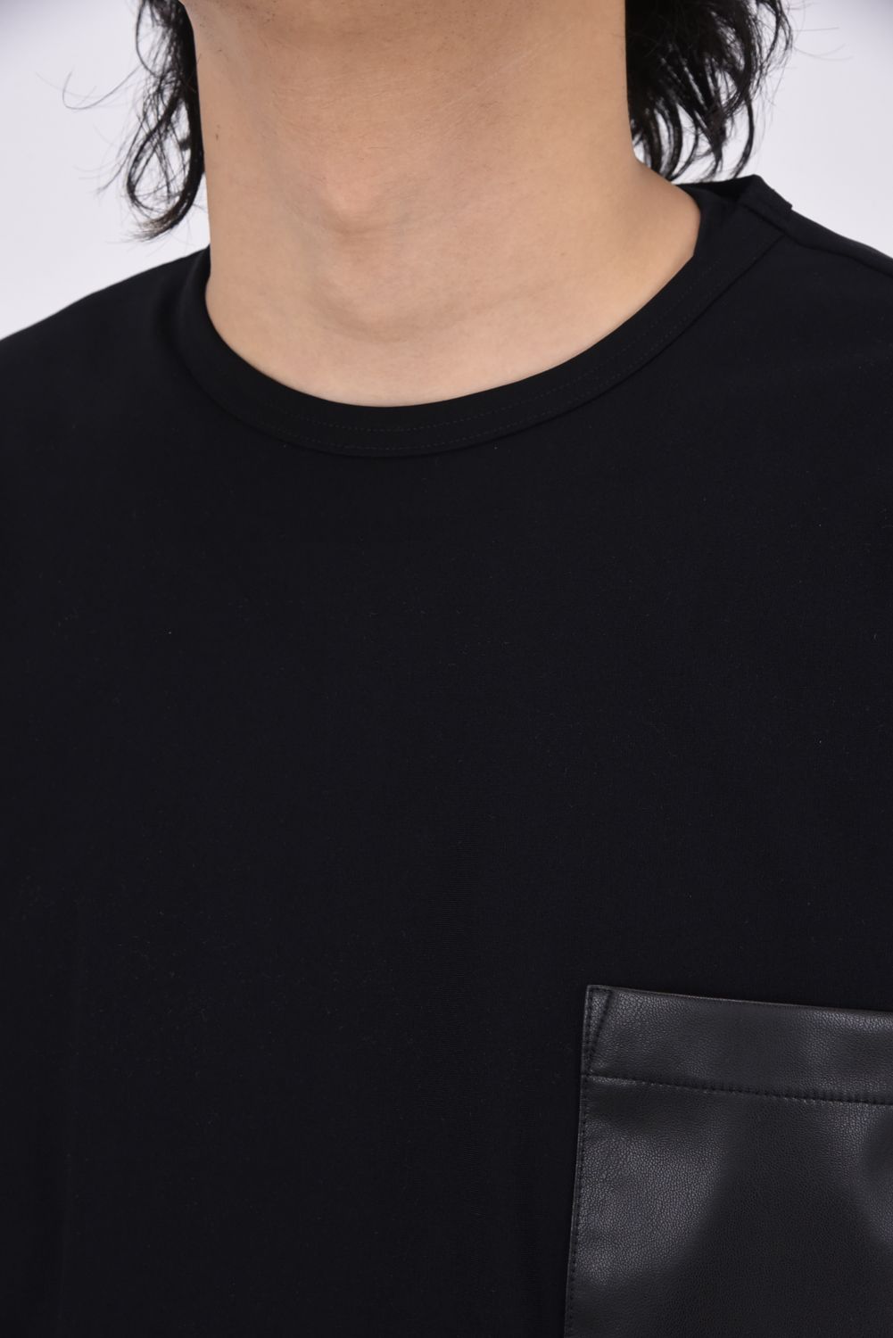 LEATHER POCKET OVER NYLON TEE / エコレザーポケット ルーズTシャツ ブラック