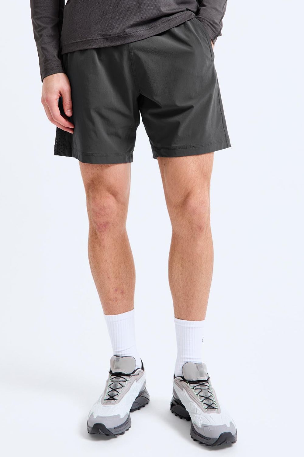 【国内正規品】 4-WAY STRETCH NYLON TRAINING SHORT 7" / 4WAYストレッチナイロン トレーニングショーツ カーボン