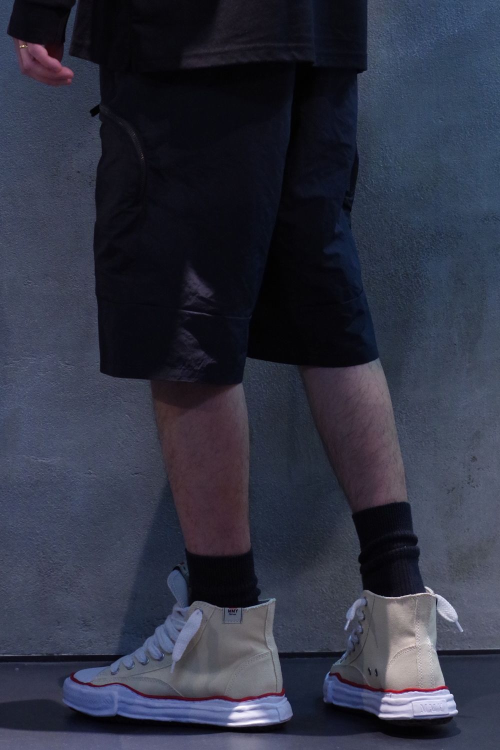 【BLK】 POLYESTER TAFFETA EASY SHORT PANTS / ガゼット付きポケット イージー ショートパンツ ブラック