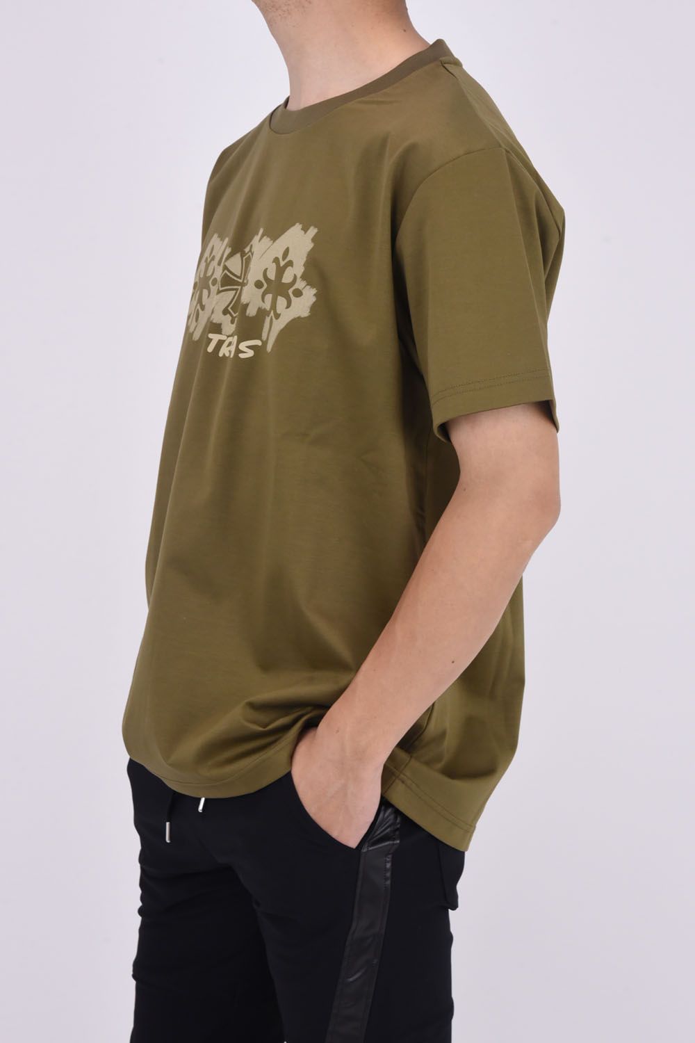 OSTOMO (オストモ) / フロントロゴ クルーネック 半袖 Tシャツ カーキ