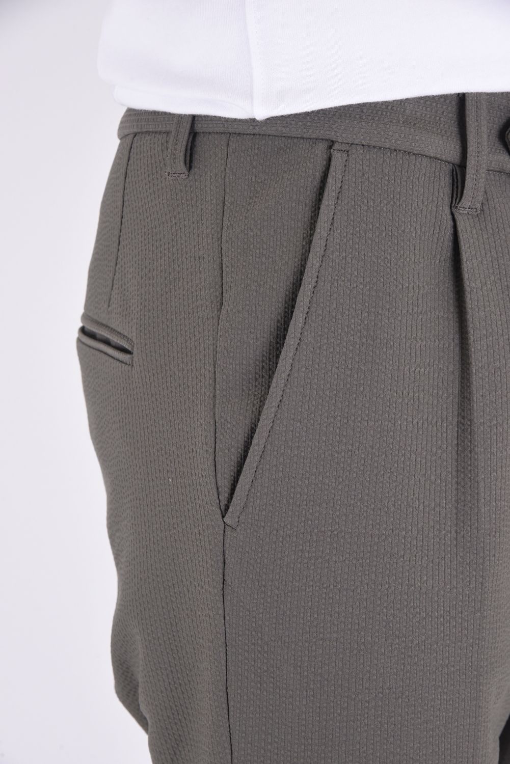 COMFY PANTS / ストレッチサッカー スラックス グレーベージュ
