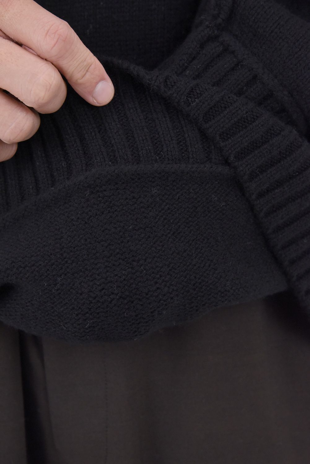 SEAM DETAIL CREWNECK / シーム ディテール クルーネック ニット (ブラック)