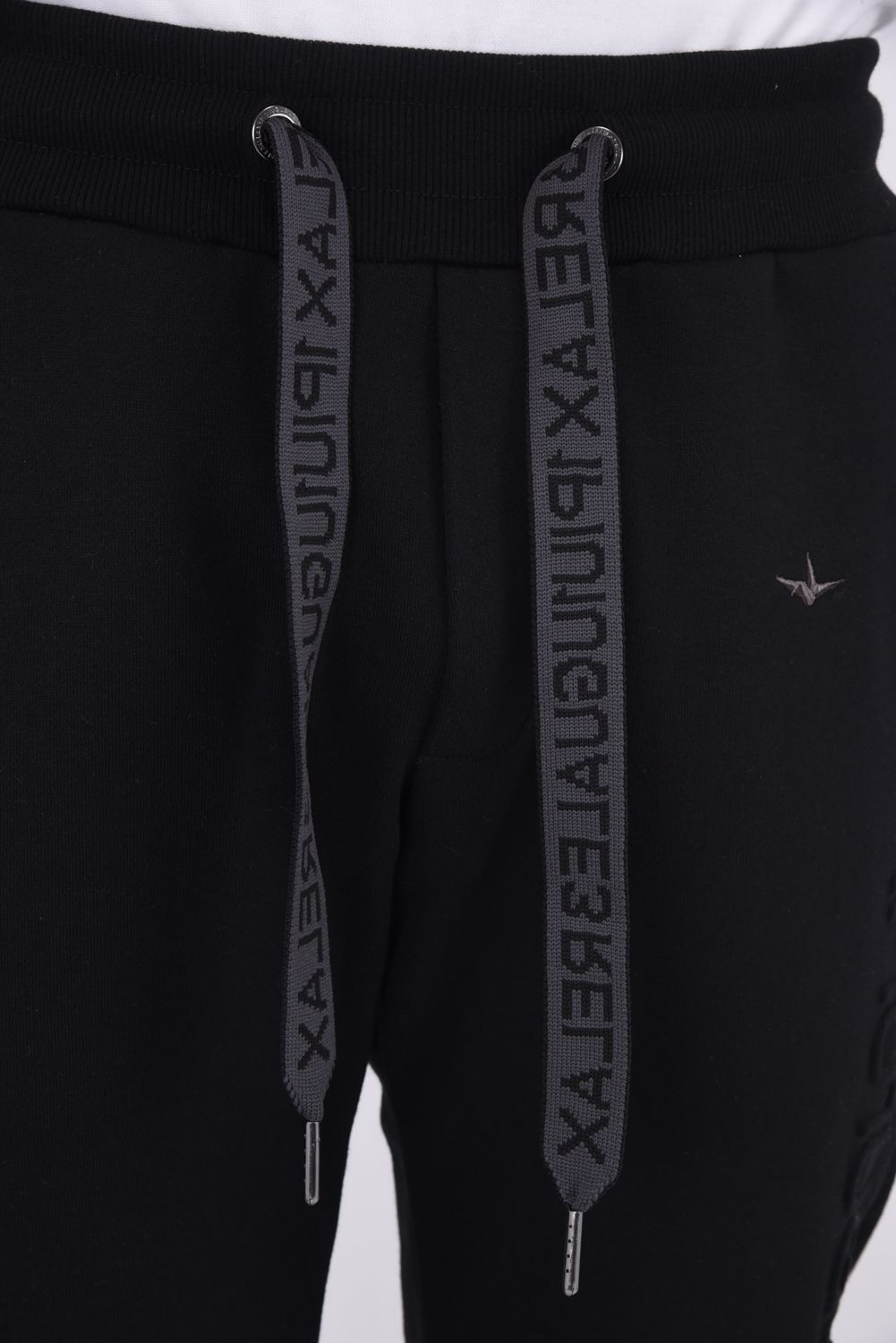 【26SS】 EMBOSSED LOGO JOGGER PANTS / エンボスロゴ ジョガーパンツ (ブラック)