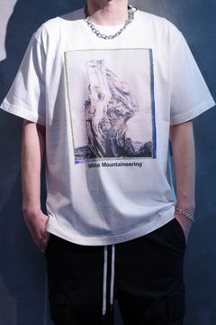 "WANAKA" PHOTO T-SHIRT / フォトプリント レギュラーシルエット クルーネック 半袖 Tシャツ ホワイト