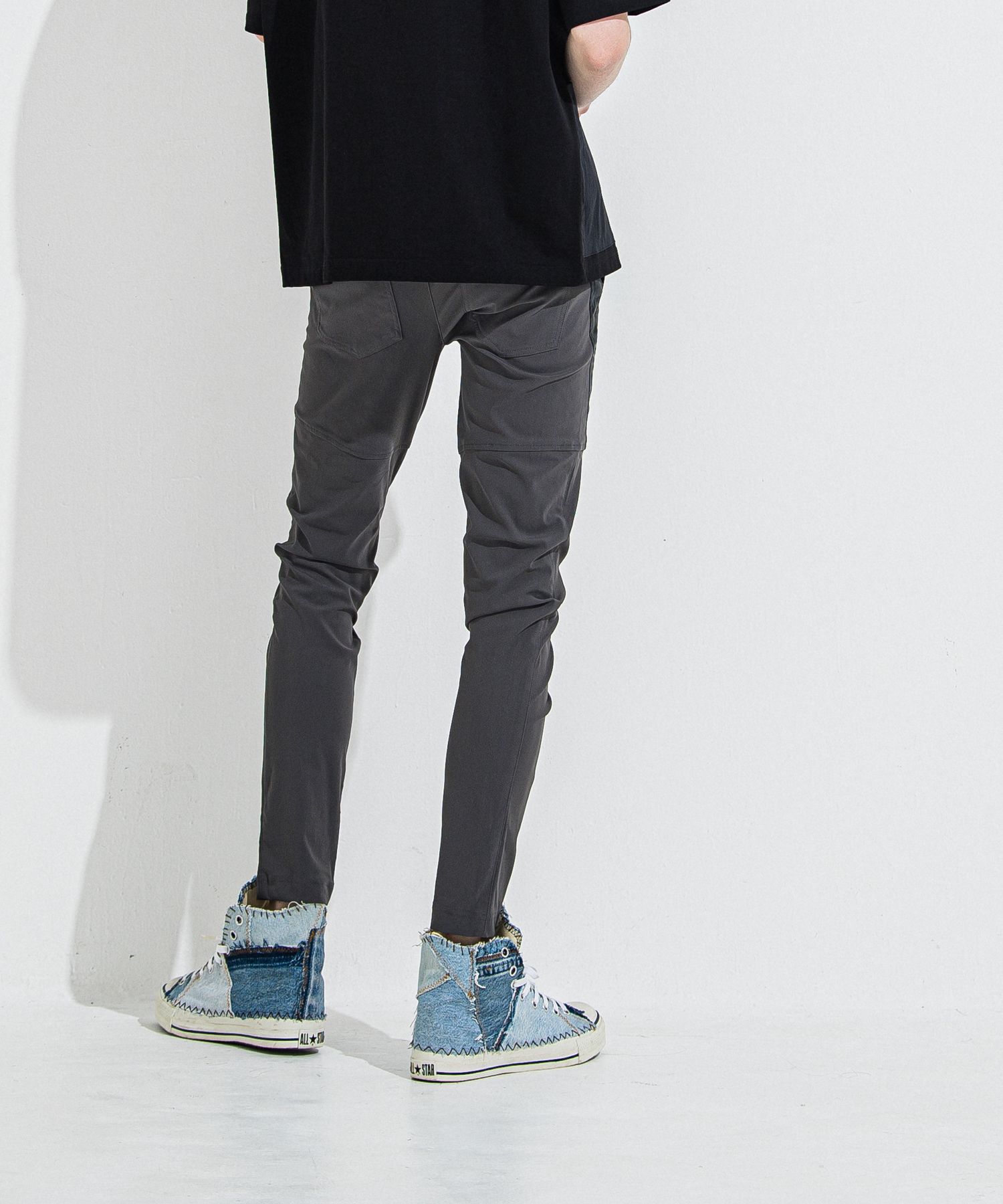 TYLER NYLON PANTS / ストレッチナイロン サイドライン タイトテーパード イージーパンツ (チャコール) (5月中旬頃入荷予定) ※オーダー締切:2月15日(日)18時