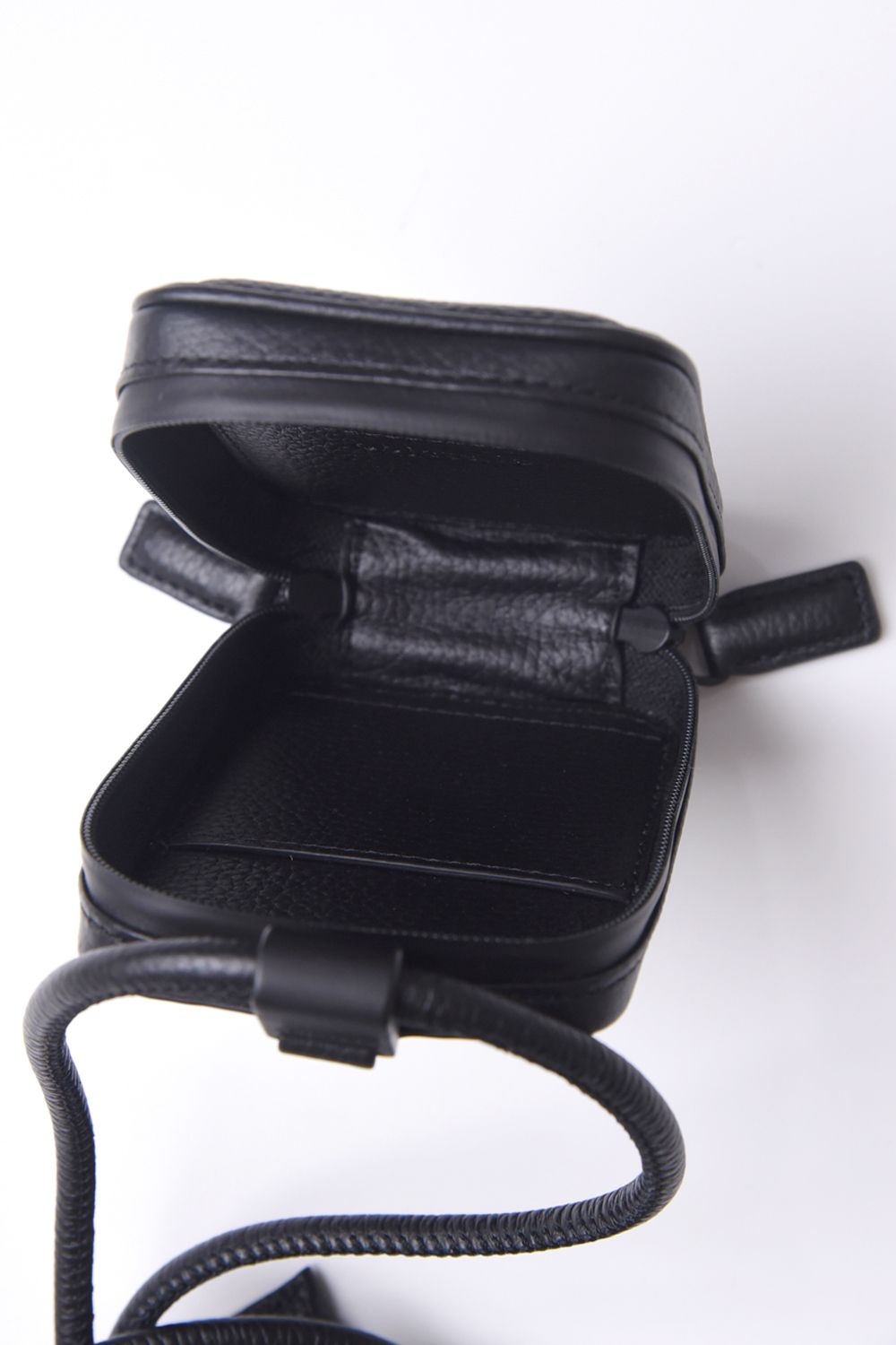 EXCHANGE-SHOULDER-MICROBAG-SET / ストラップ付き MagSafe対応 ショルダーコンポジションマイクロバッグ (ブラック)