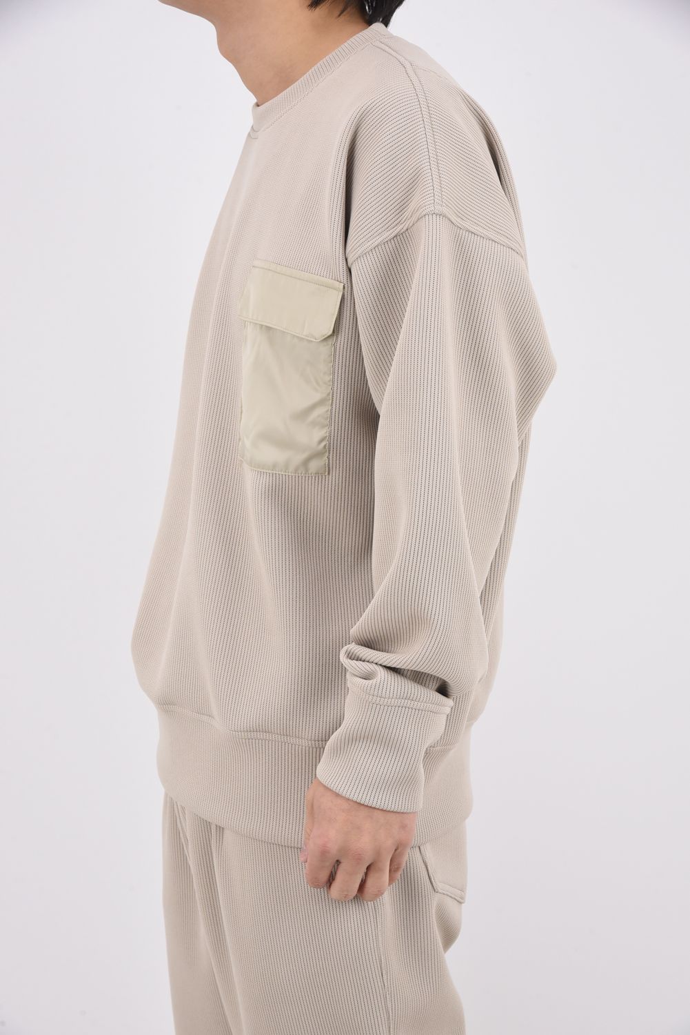 【26SS 39th】 AZE MILITARY DROP TRAINER / 畦編みニット フラップポケット スウェット (グレージュ)