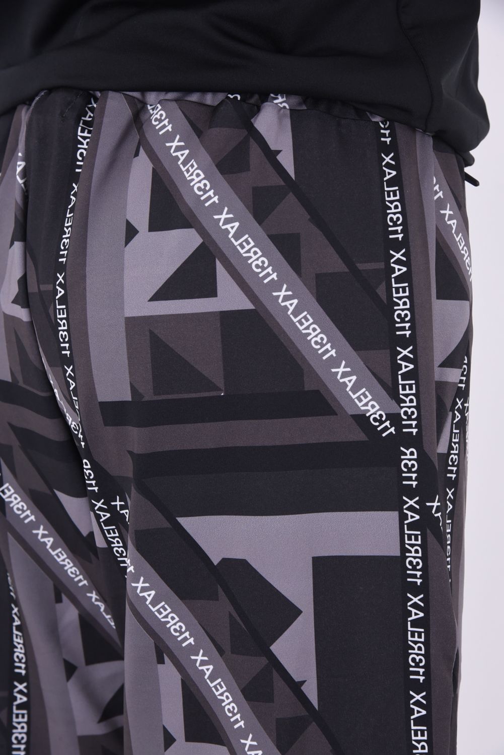 GEOMETRIC SHORTS / ジオメトリック柄 ラッシュガードショーツ チャコール×ブラック