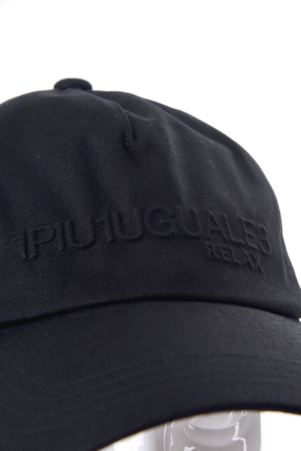 EMBOSSED LOGO CAP / エンボスロゴ ベースボールキャップ (ブラック)