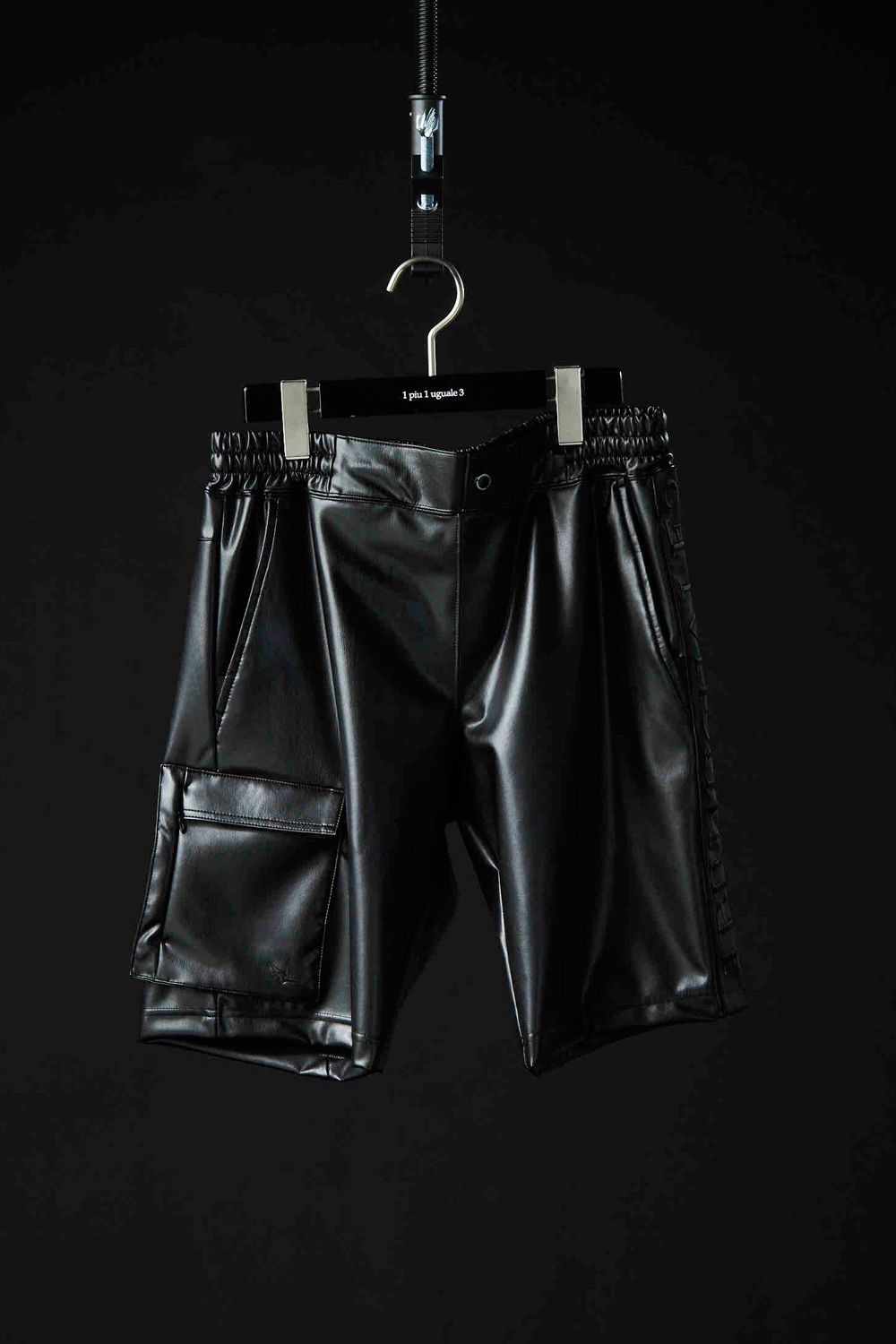 113SPORT PREMIUM SPORT LEATHER ONESIDE CARGO SHORTS / プレミアム スポーツ レザー カーゴショートパンツ ブラック (2月~3月頃入荷予定)