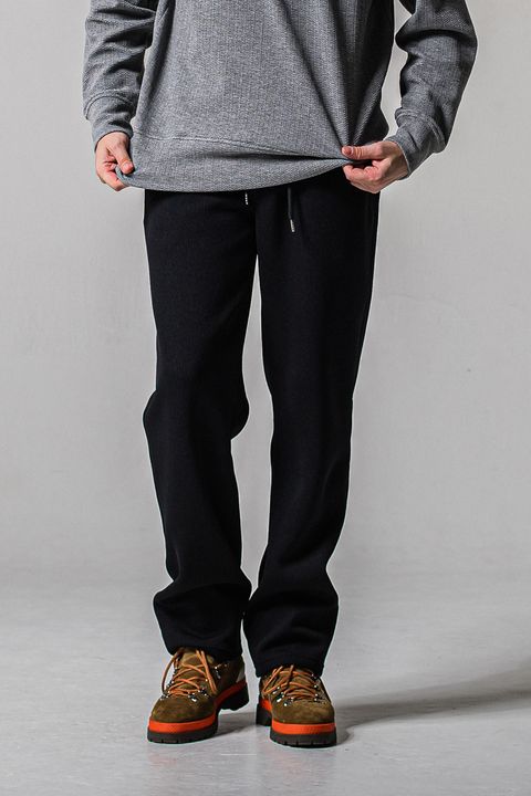 【26SS 39th】 AZE WIDE TUCK PANTS / 畔編みニット生地 セミワイドシルエット イージータックパンツ (ブラック)