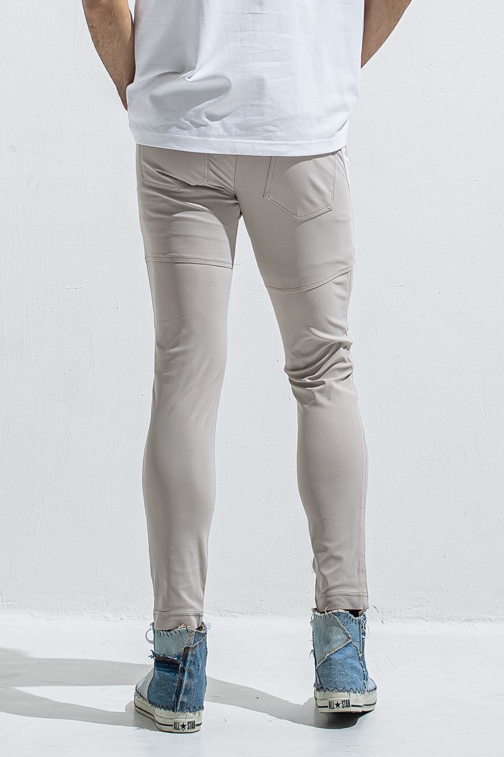 TYLER NYLON PANTS / ストレッチナイロン サイドライン タイトテーパード イージーパンツ (グレージュ) (5月中旬頃入荷予定) ※オーダー締切:2月15日(日)18時