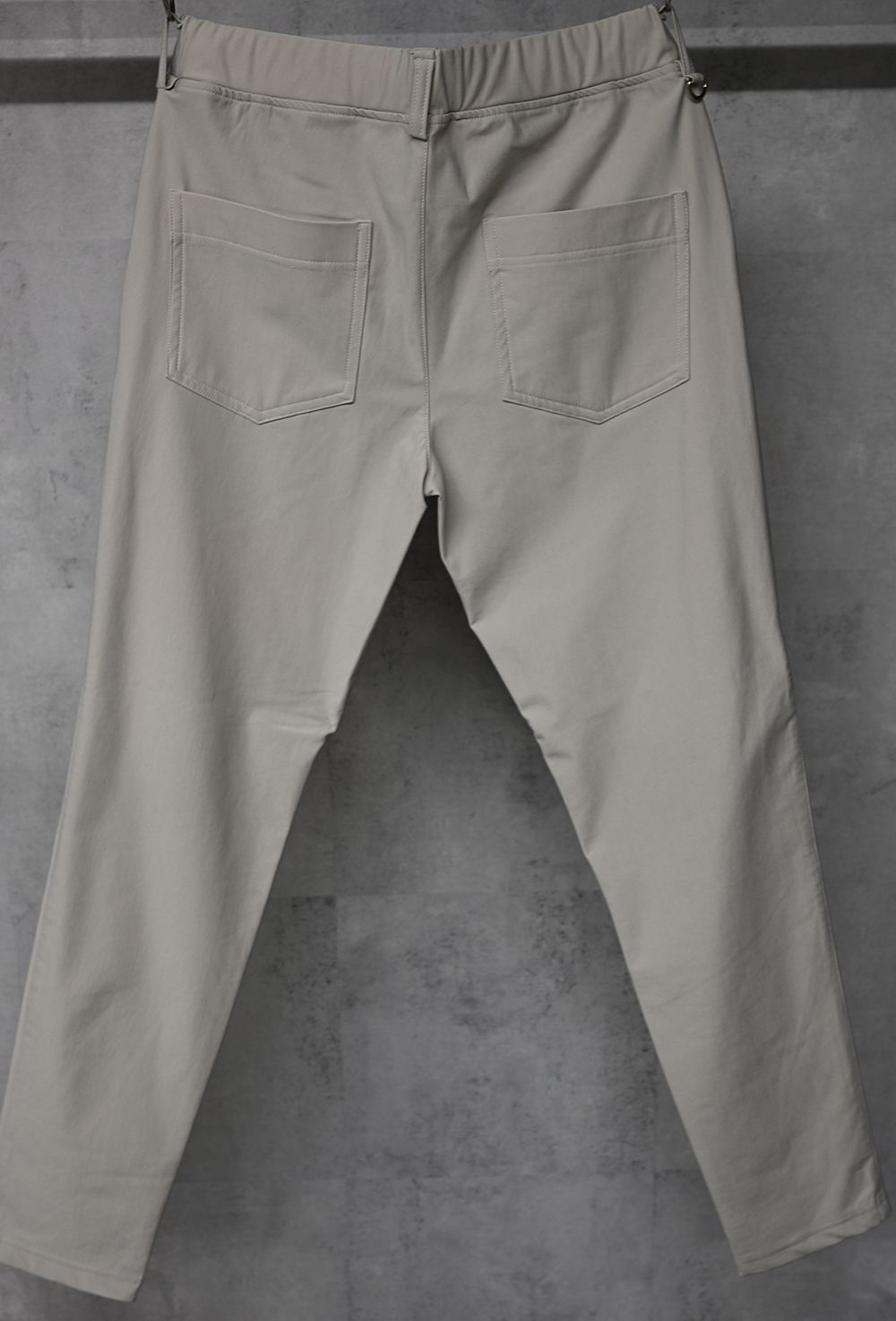 CHRIS EASY HEAT TUCK PANTS / ナイロンストレッチ 裏起毛 スラックスイージータックパンツ グレージュ