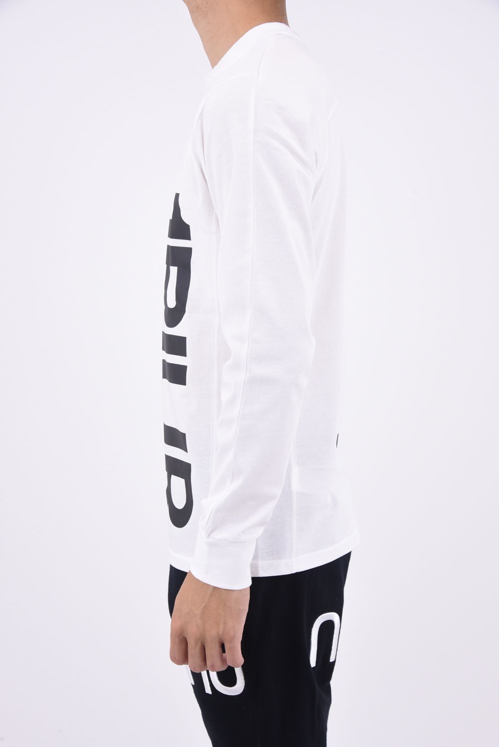 VERTICAL LOGO LONG-SLEEVED T-SHIRT / 縦ロゴ ロングスリーブ Tシャツ ホワイト