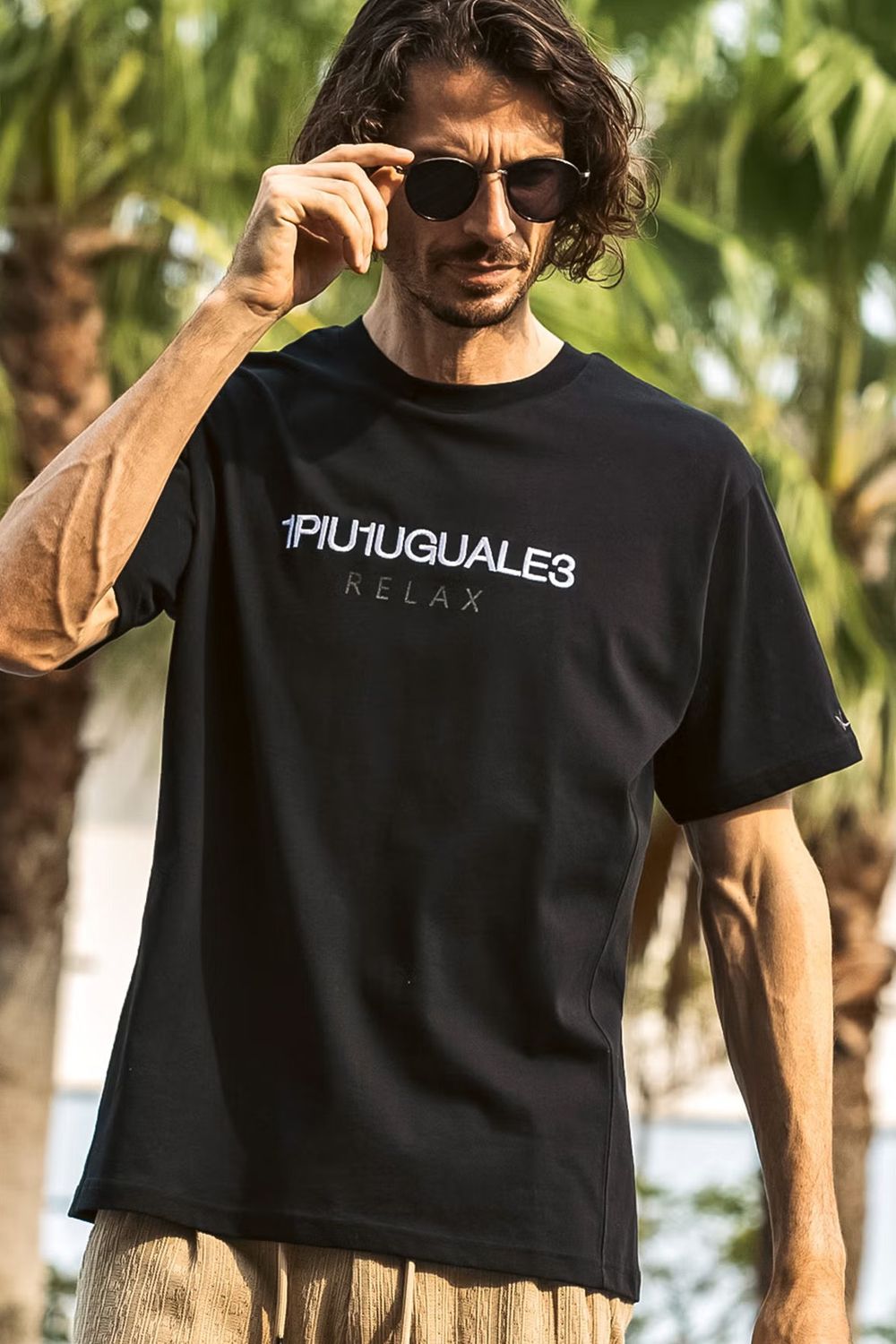 【26AWリピート商品】 REVERSE PRINT T-SHIRT / ブランドロゴプリント Tシャツ (ブラック)