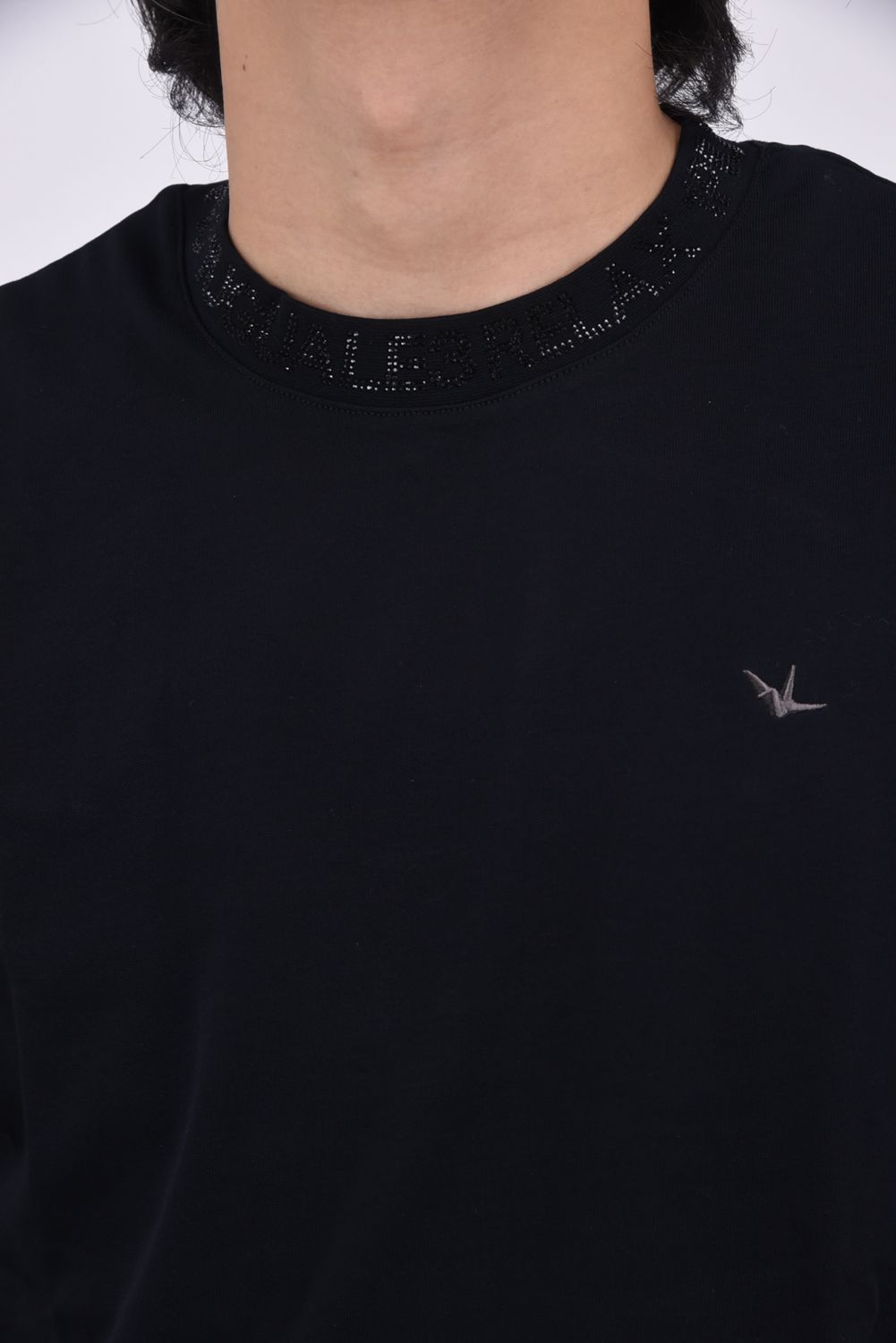 【25AW】 RHINESTONE COLLAR LONG T-SHIRT / ラインストーンネックロゴ ロングスリーブ Tシャツ (ブラック)