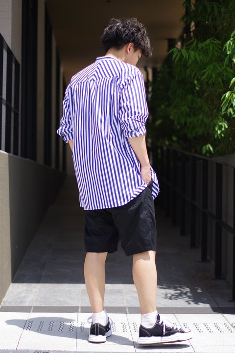 【colon × White Mountaineering】 ストライプシャツを軽快に