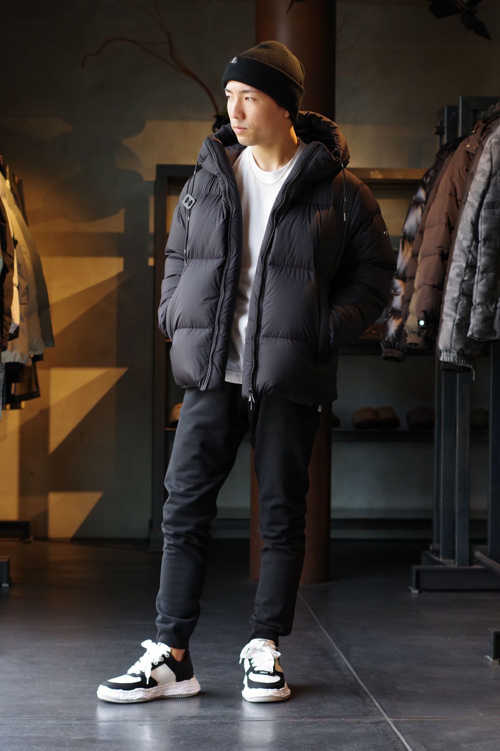 【REIGNING CHAMP】 スウェットパンツでもキメれます！着こなし簡単、シンプルコーディネート