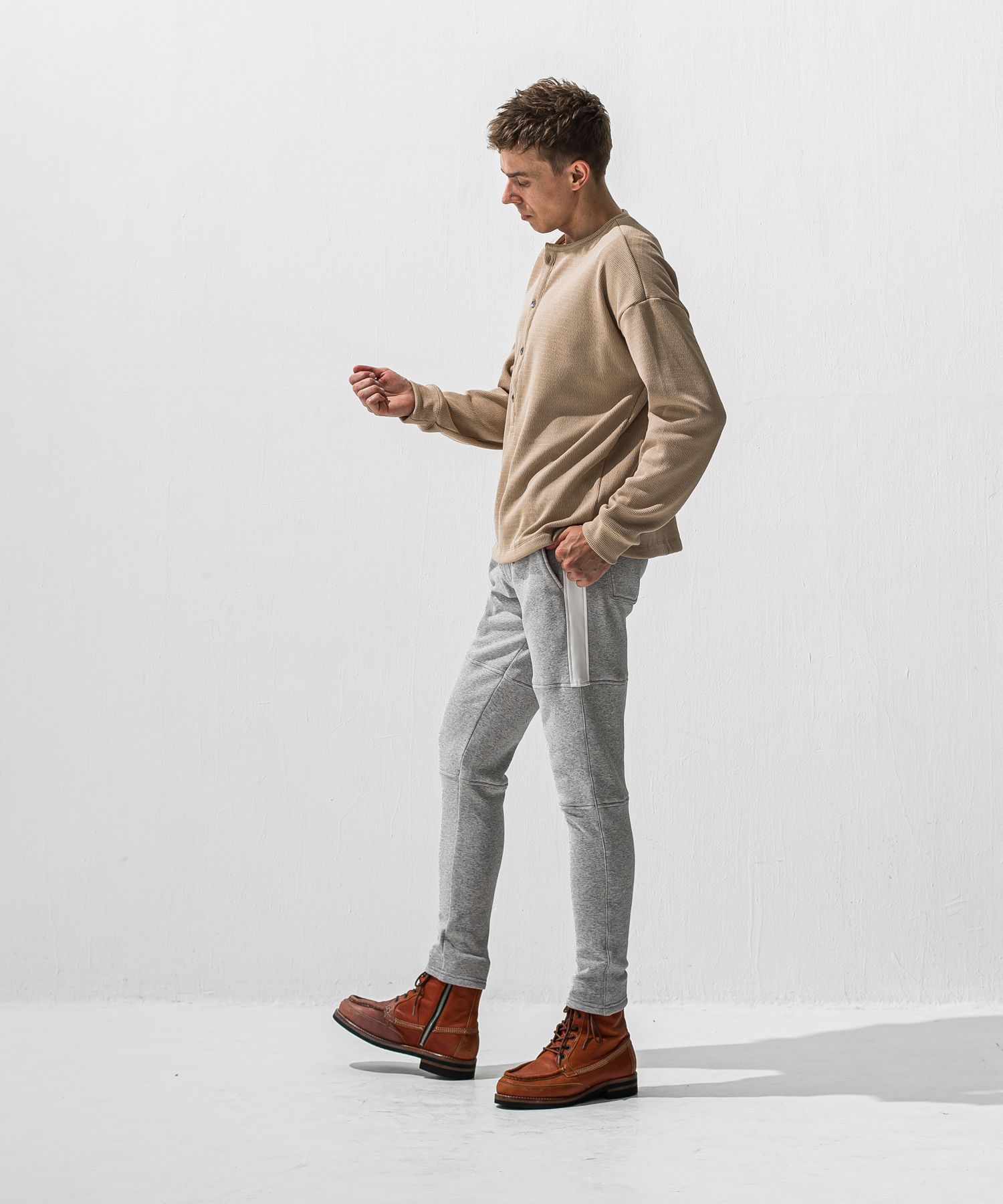 OVER HENRY VELOURS FLEECE THERMAL / 裏起毛 オーバーサイズ サーマル生地 ロングスリーブ ヘンリーネック (ブラウン) (10月下旬入荷予定) ※オーダー締切:9月7日(月)17時