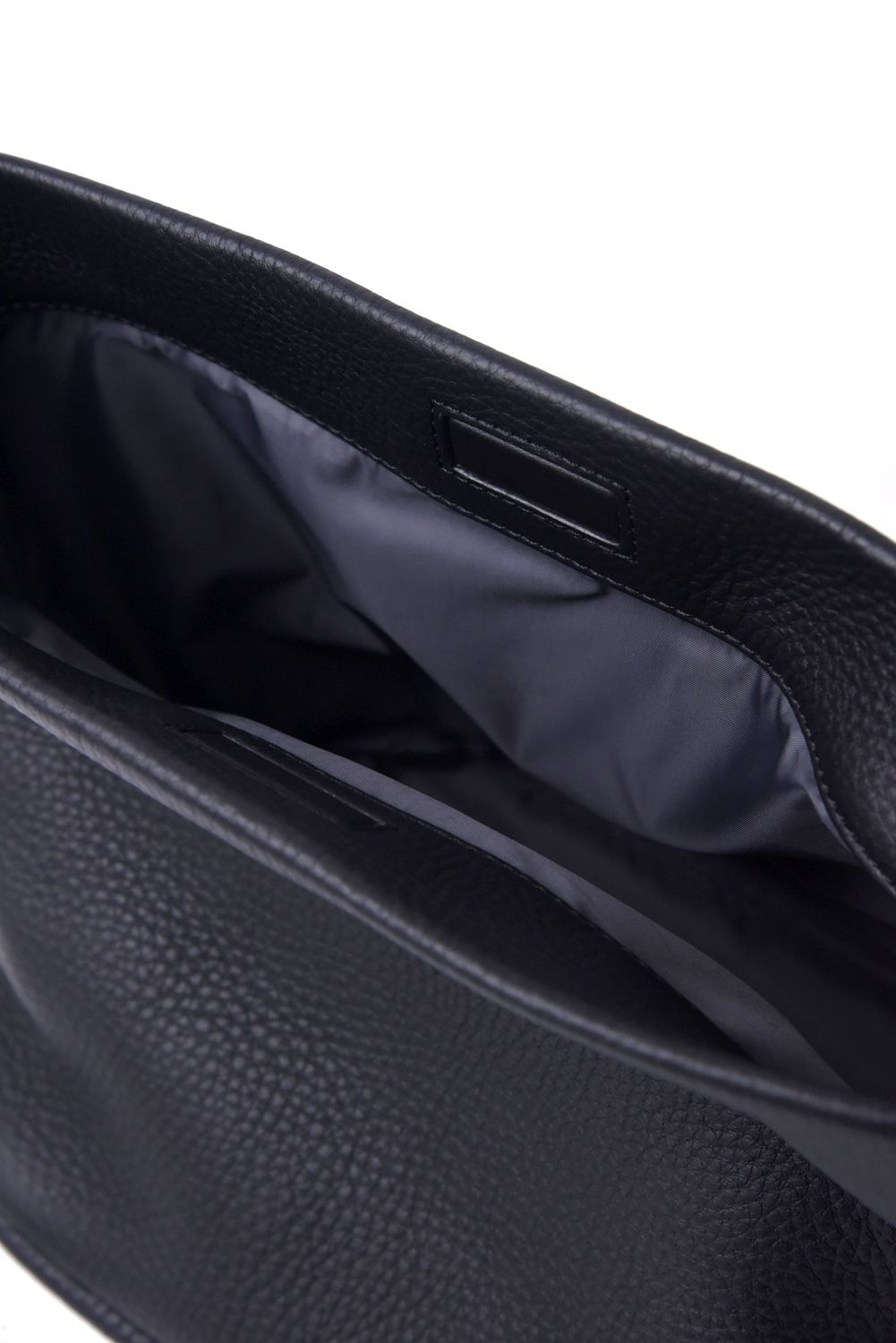 ESSENTIAL DAILY HOBO SMALL / シュリンクレザー ショルダートートバッグ (ブラック)