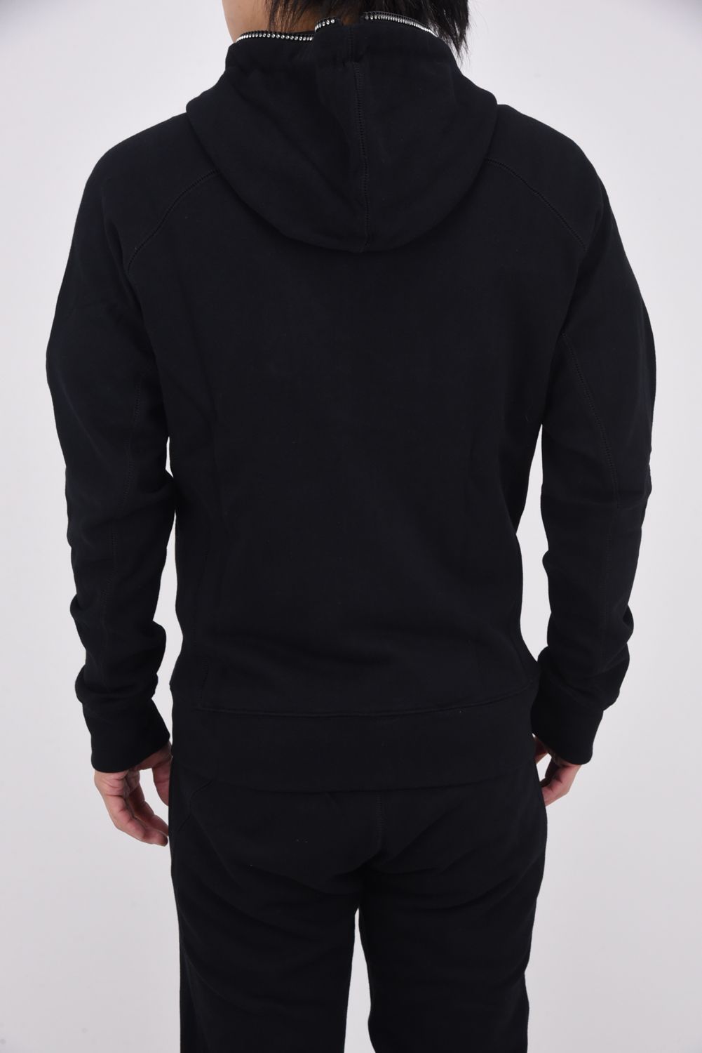 【25AW】 GLITTER ZIP + PLATE HOODIE / シルバーロゴプレートスウェットパーカー (ブラック)