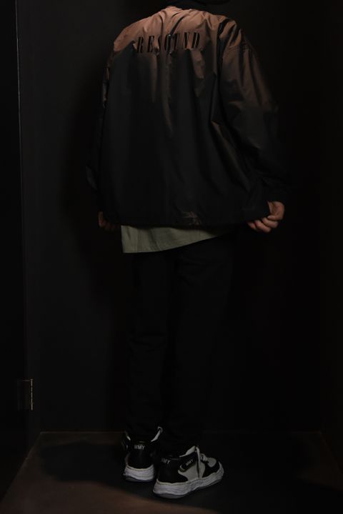 【RESOUND CLOTHING 】 OVER coach Jacketを使用した大人の方に向けたストリートファッション
