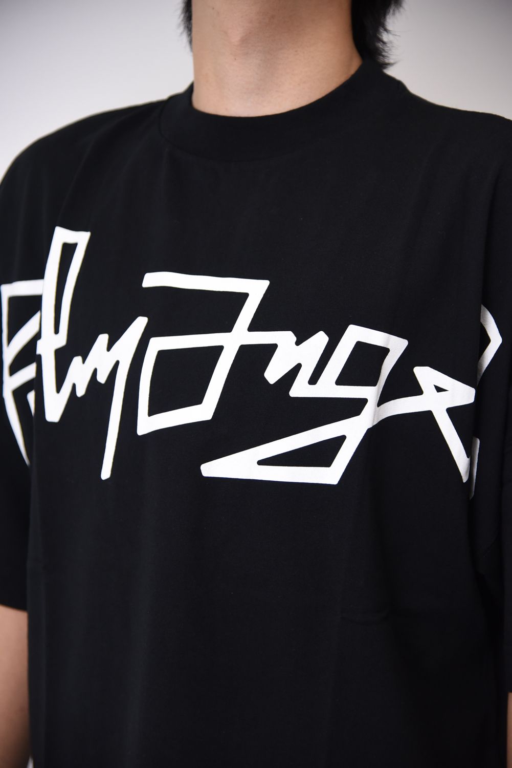 DESERT OVER LOGO TEE / ロゴプリント クルーネックTシャツ ブラック